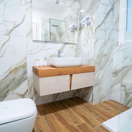 בית הארחה Amuri Luxury Centro 3*