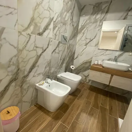 Amuri Luxury Centro ゲストハウス パレルモ